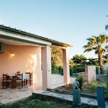 Kanouli Beach House * Halikounas